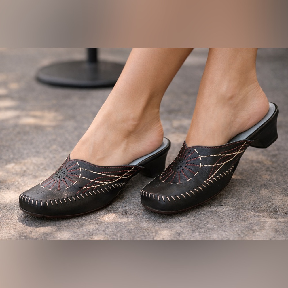 Indigo by Clark’s leather gothic boho mules whipstitch folk floral /kitten heel - Picture 4 of 10
